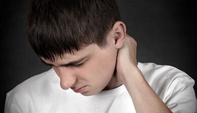 How does cervical osteochondrosis manifest in men